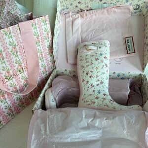 LoveShackFancy x Hunter Boots Gift Wrapped !! Women 7 big kids 5